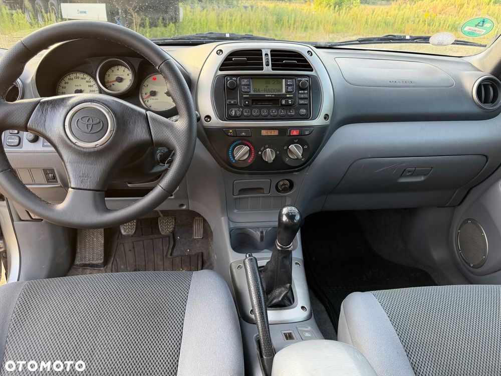 Toyota RAV4 - 10