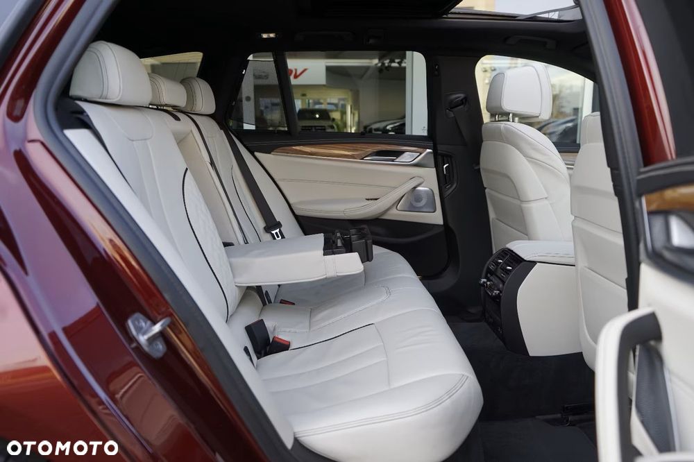 BMW Seria 5 520d xDrive Luxury Line - 13