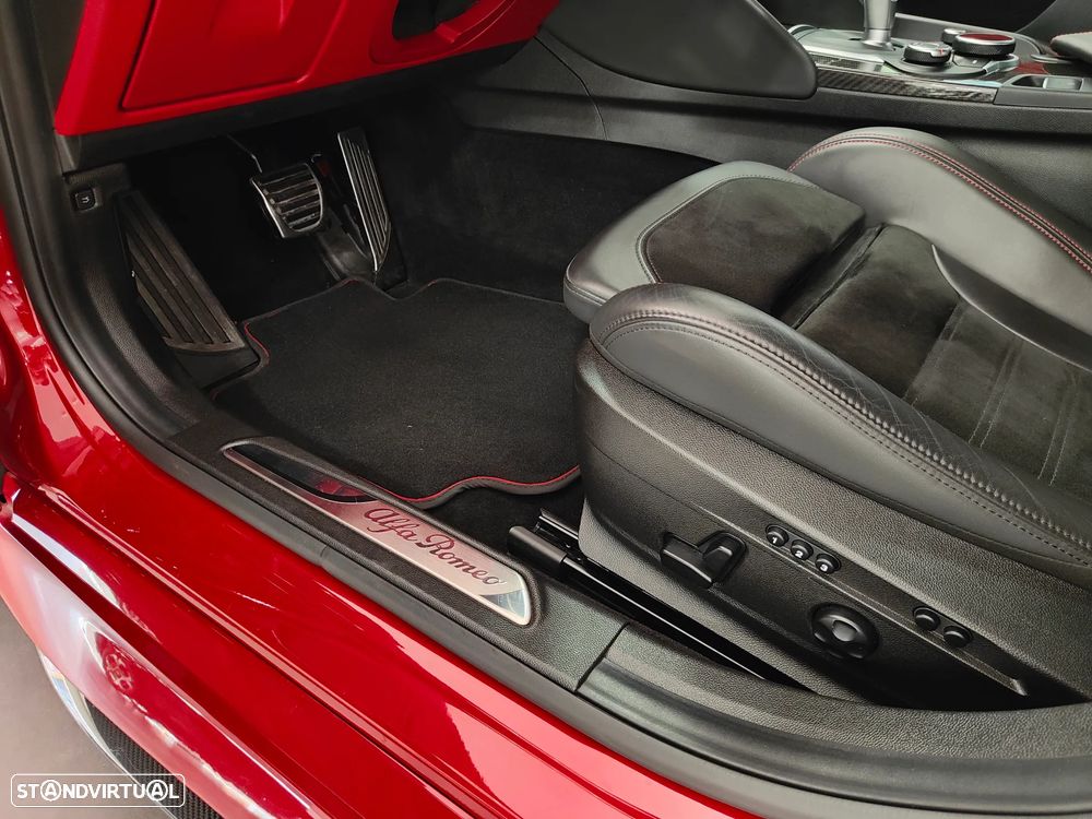 Alfa Romeo Giulia 2.9 Bi-Turbo Quadrifoglio AT8 - 49