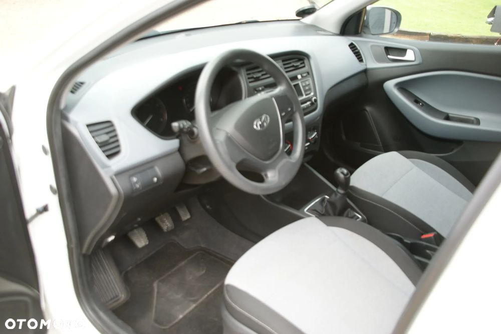Hyundai i20 - 13