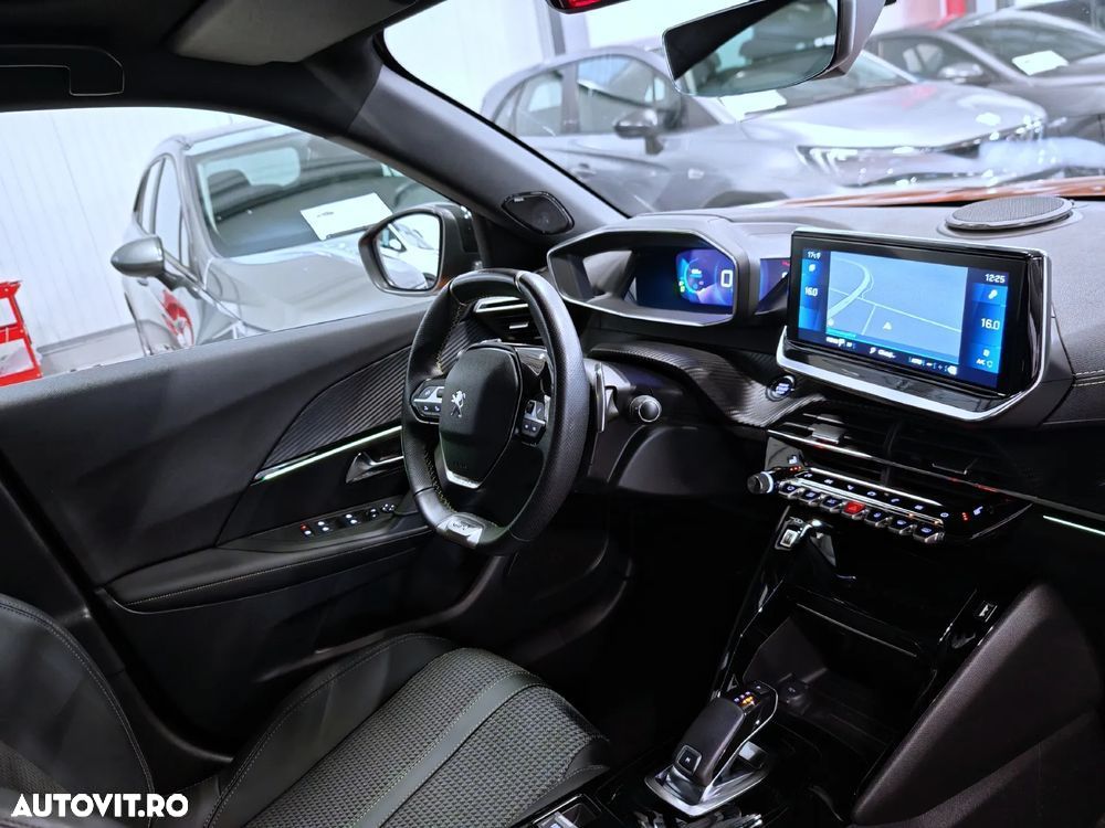 Peugeot 2008 1.2 L PureTech STT EAT8 GT Line - 11