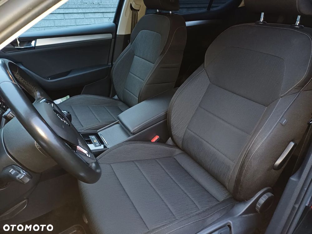 Skoda Superb 2.0 TDI Ambition - 29