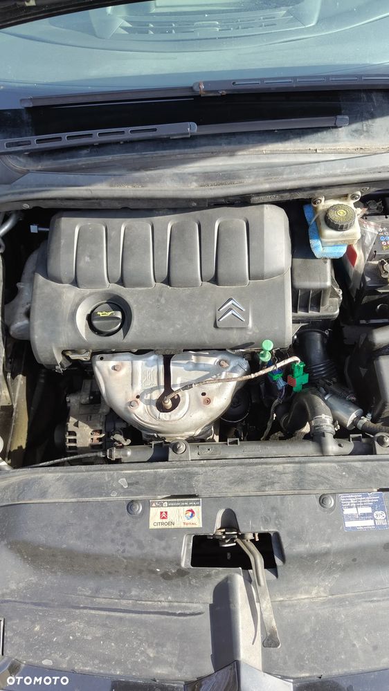 Citroën C4 1.4 16V X - 13