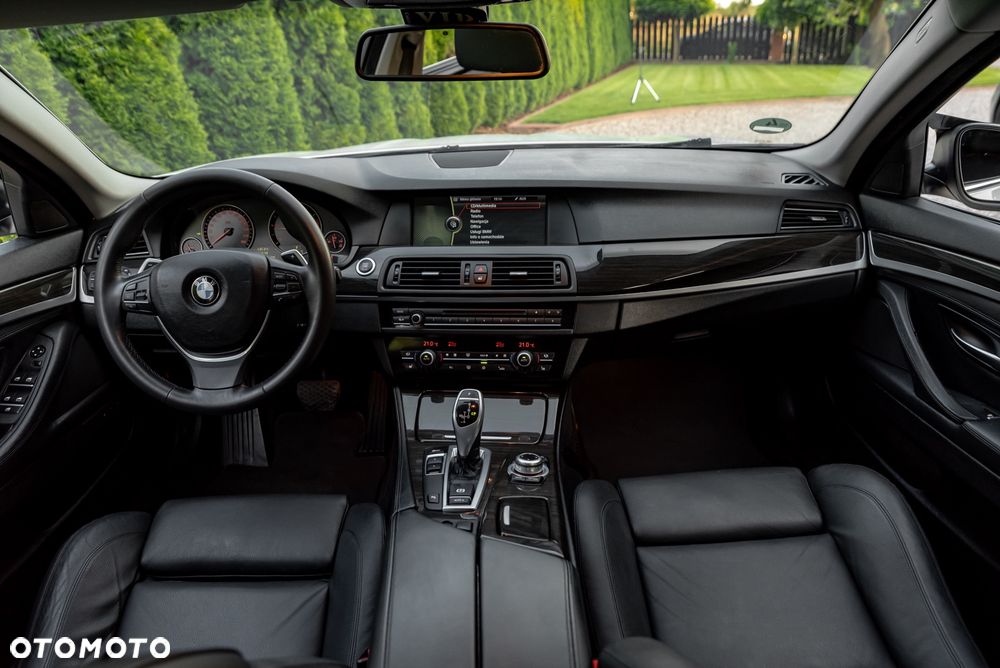 BMW Seria 5 520d Sport-Aut - 26