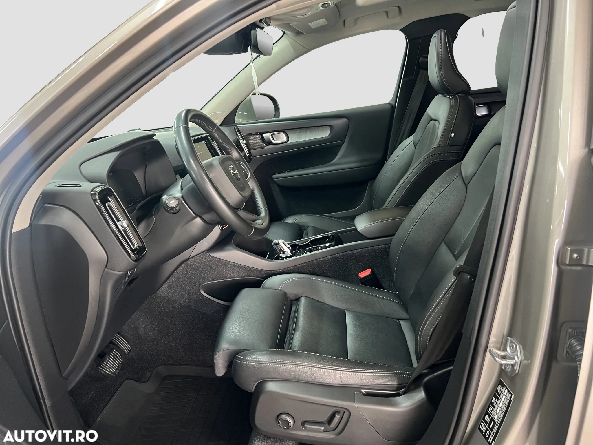 Volvo XC 40 Recharge T5 Twin Engine AT7 Inscription Expression - 5