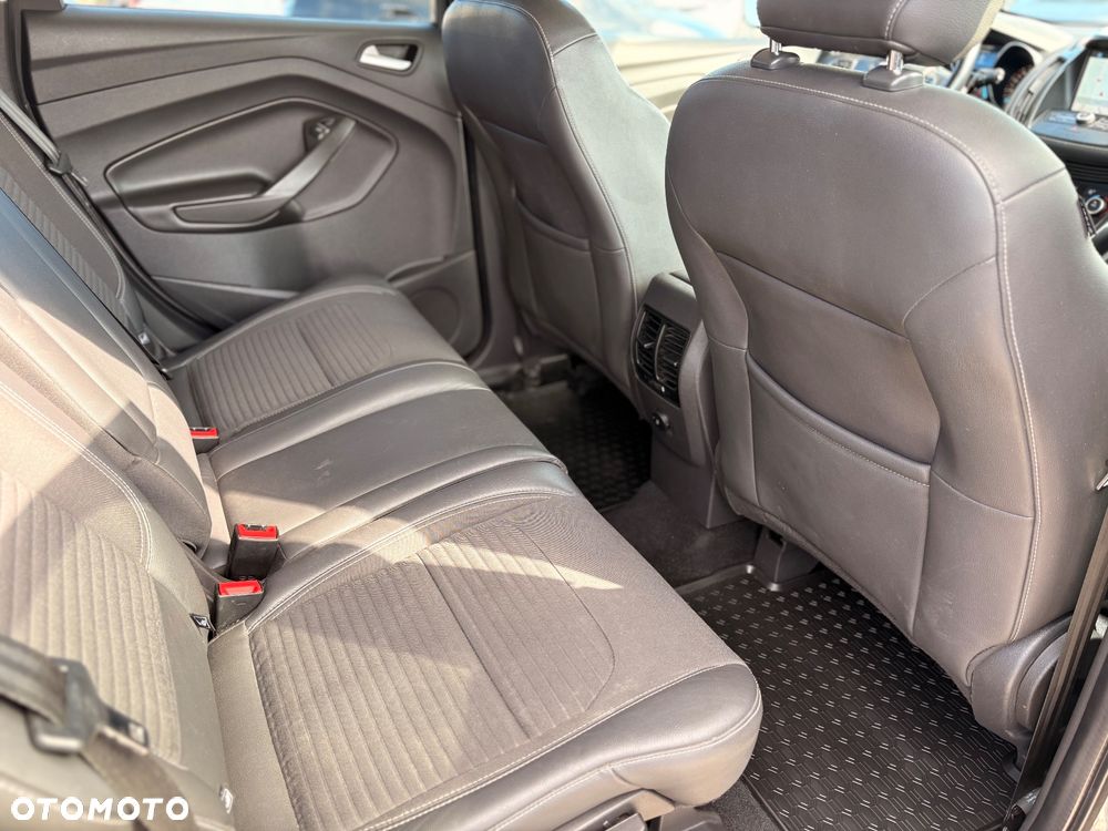 Ford Kuga 2.0 TDCi 2x4 Titanium - 21