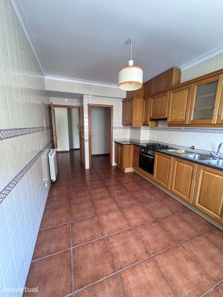 Apartamento T3 com varanda e garagem em Leiria - Grande imagem: 5/17