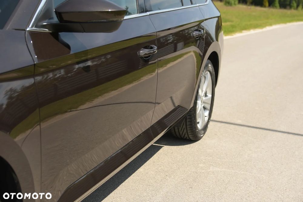 Skoda Superb 2.0 TDI DSG Ambition - 13