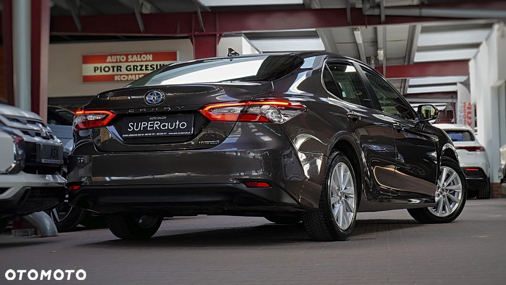 Toyota Camry - 11