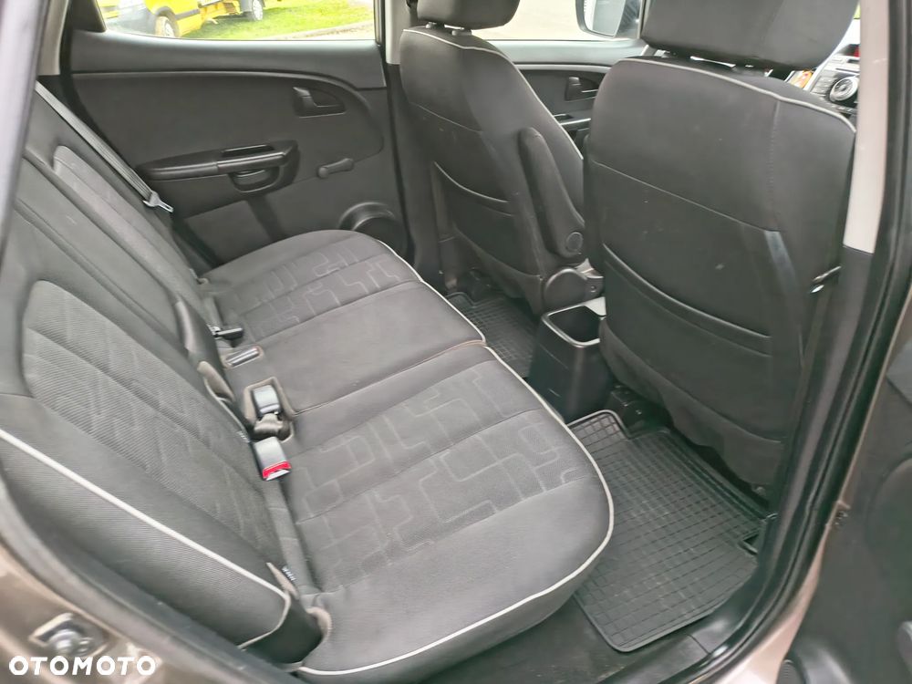 Kia Venga 1.4 CVVT Business Line - 18