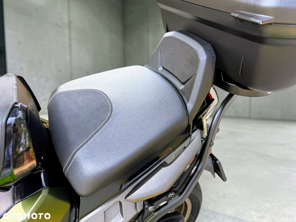 Kymco CV3 - 17