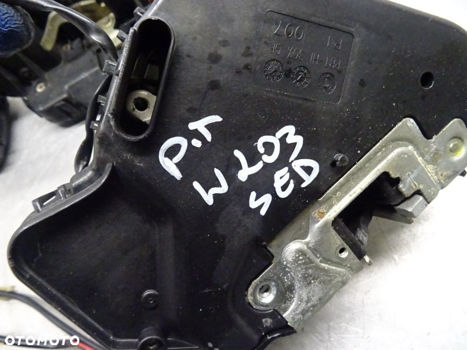 MERCEDES W203 KOMBI 00-03 2.0B ZAMEK DRZWI PRAWY PRZÓD TYŁ LEWY PRAWY - 4