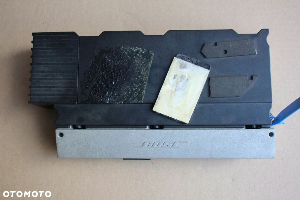 Wzmacniacz samochodowy BOSE AUDI A6 C6 4F0035223A (4331) - 1