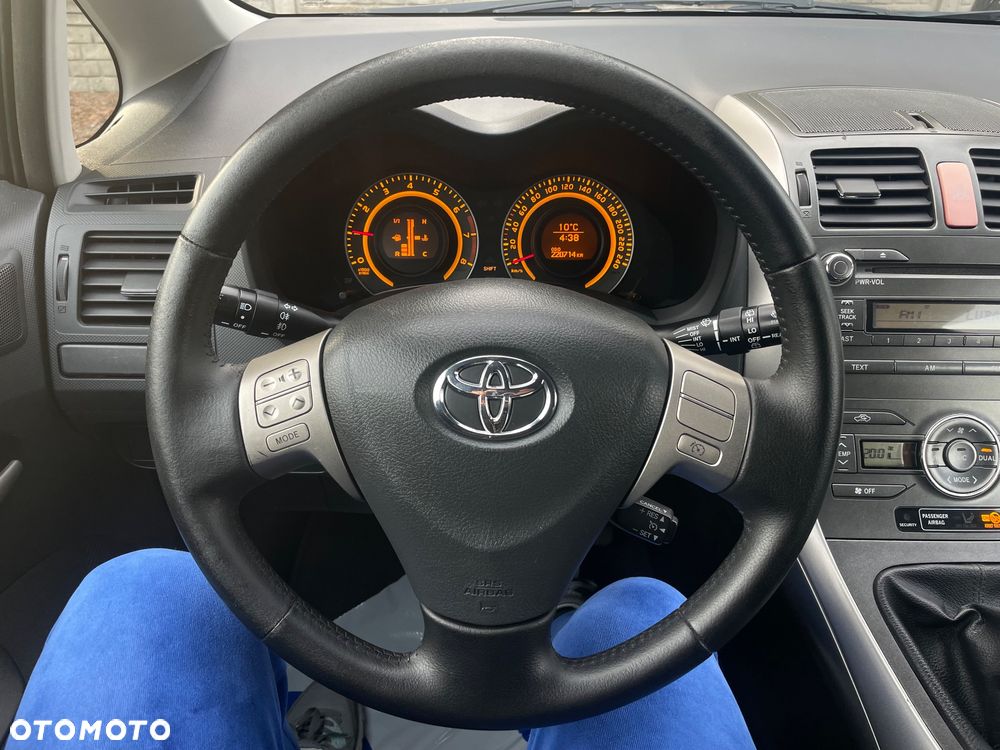 Toyota Auris 1.6 VVT-i Team - 8