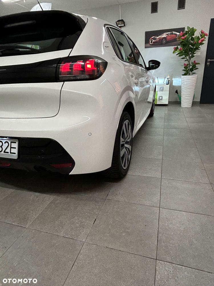 Peugeot 208 2021