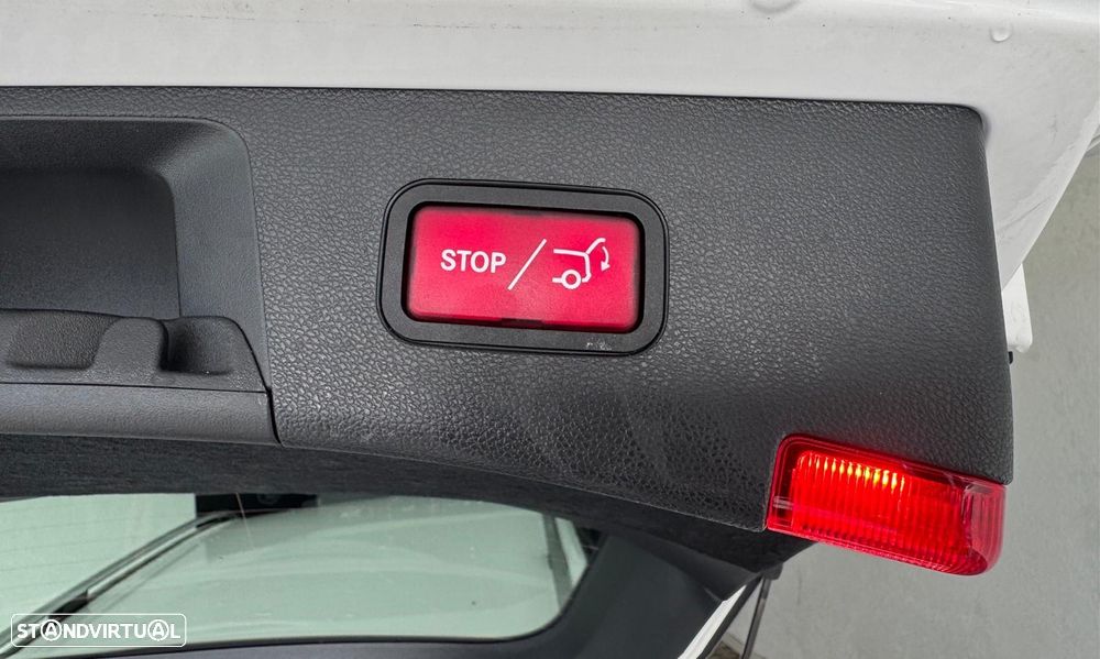 Mercedes-Benz E 300 Bluetec Hybrid Avantgarde - 13