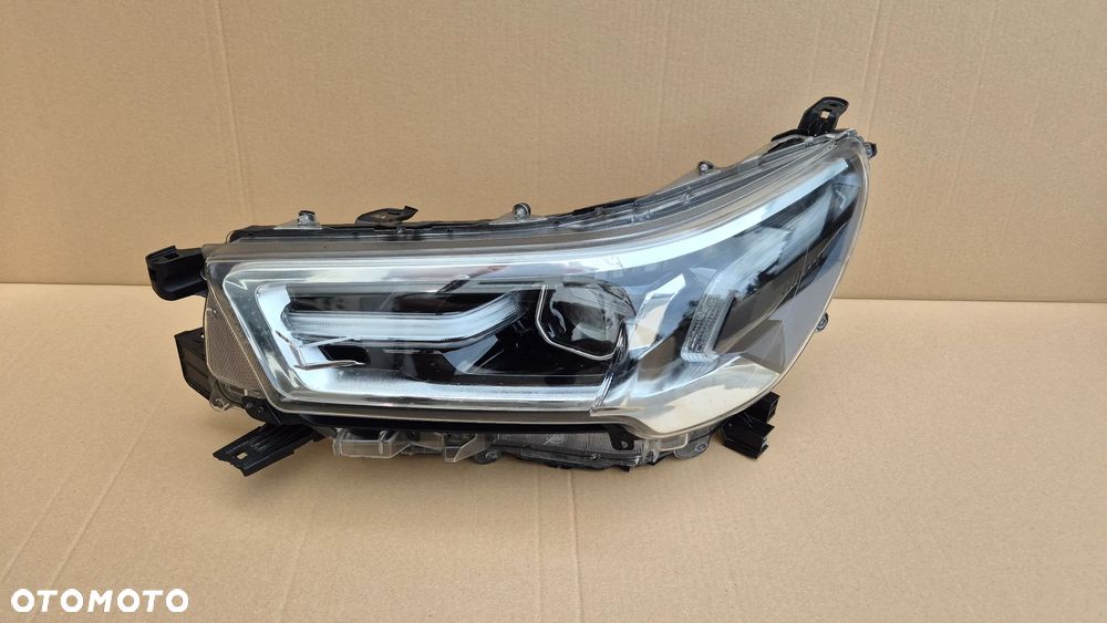 TOYOTA HILUX  HILUX III LIFT LAMPA REFLEKTOR FULL LED Z MODUŁEM EUROPA 81150-0KX01 - 1