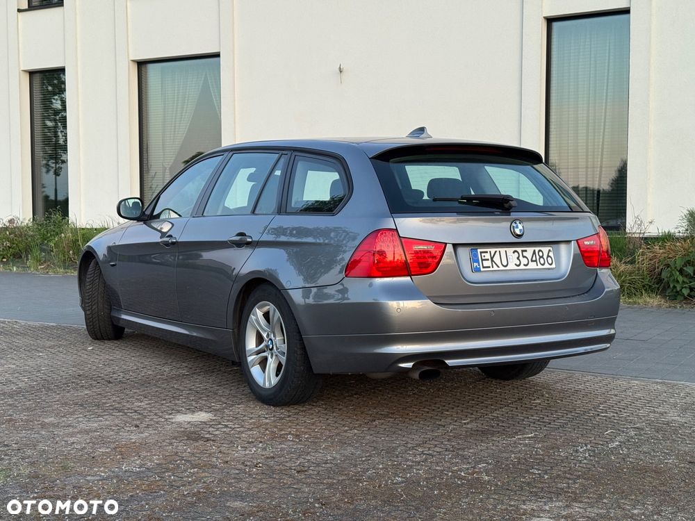 BMW Seria 3 316i - 4