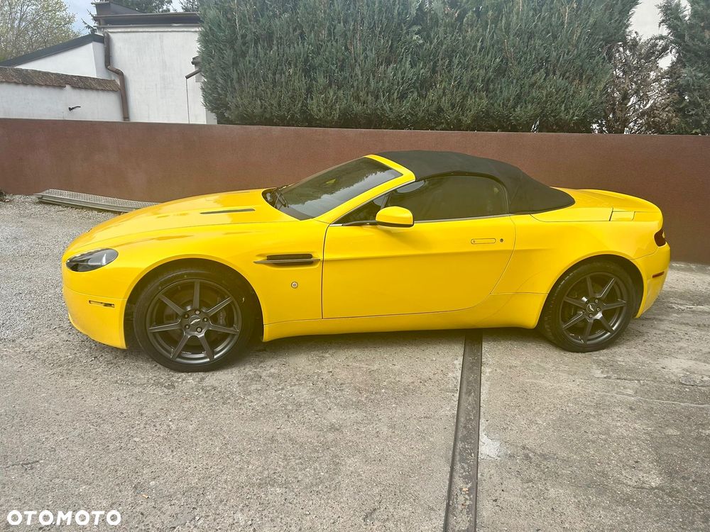 Aston Martin V8 Vantage - 3