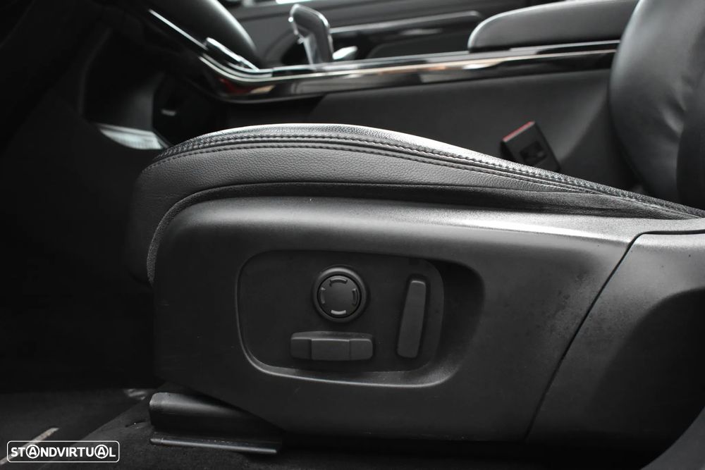 Land Rover Range Rover Evoque 1.5 P300e AWD R-Dynamic SE Auto - 30