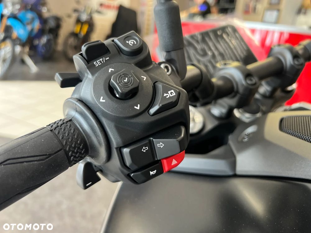 Yamaha MT - 12