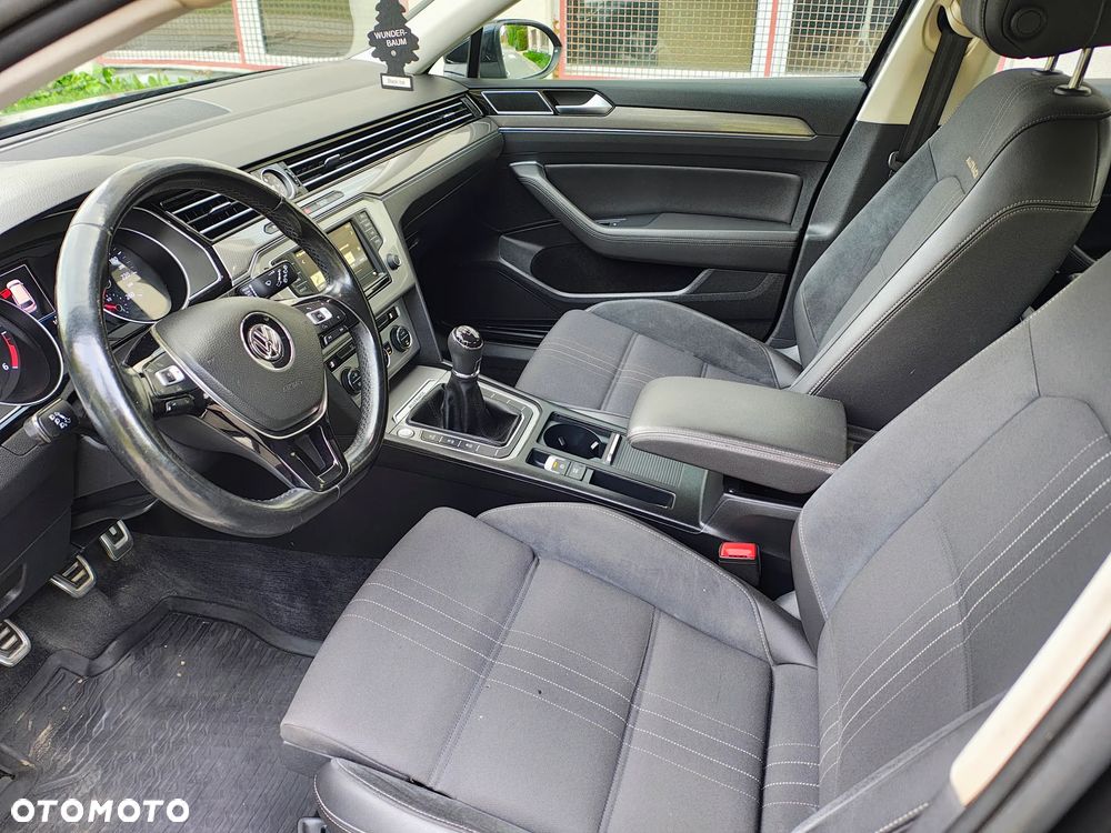Volkswagen Passat 2.0 TDI BMT 4Mot Highline - 28