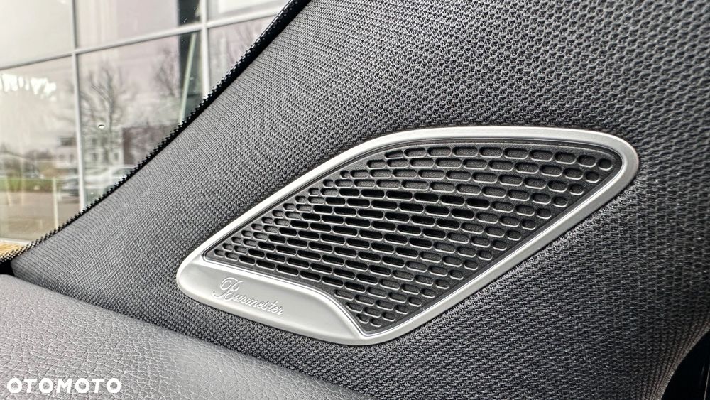 Mercedes-Benz GLA - 28