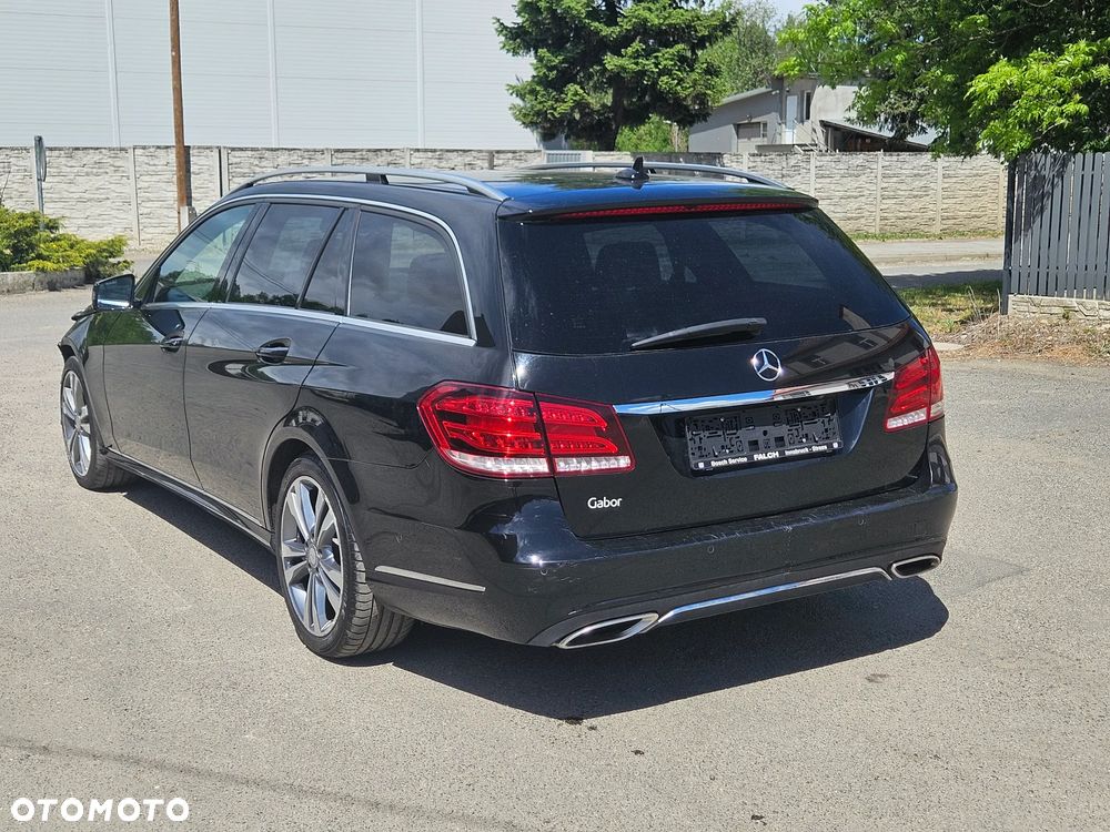 Mercedes-Benz Klasa E 220 BlueTEC 4Matic 7G-TRONIC - 28