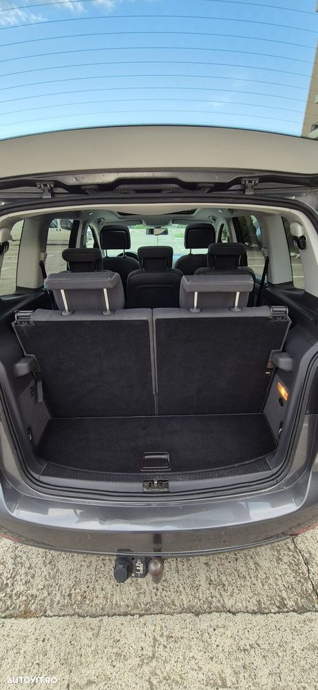 Volkswagen Touran 2.0 TDI DPF DSG MATCH - 8