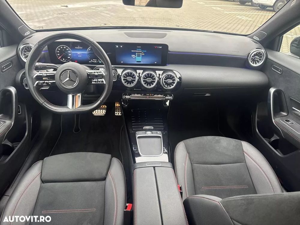 Mercedes-Benz A 250 e Sedan Aut. - 12