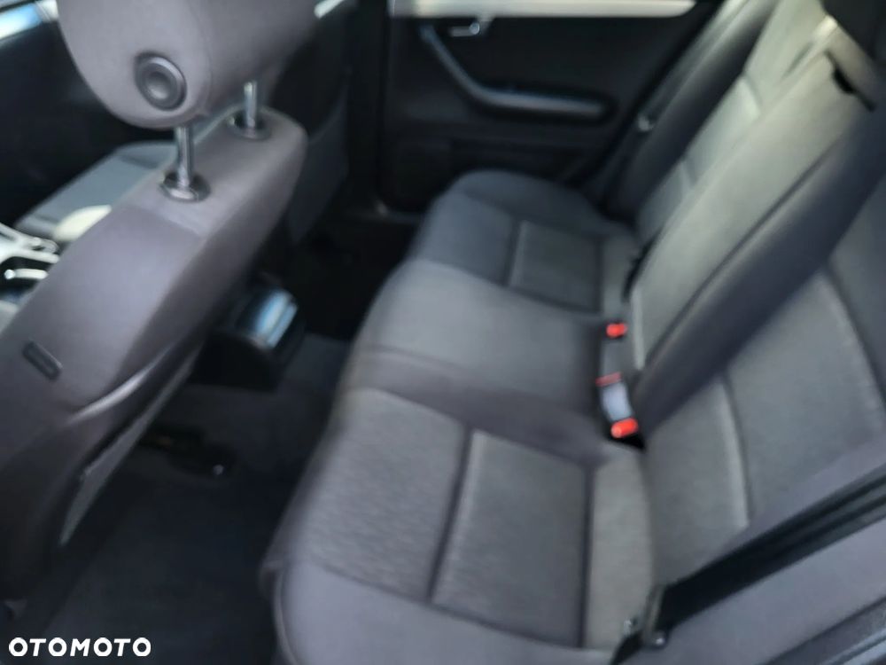 Audi A4 Avant 2.0 TFSI quattro S tronic Ambiente - 24
