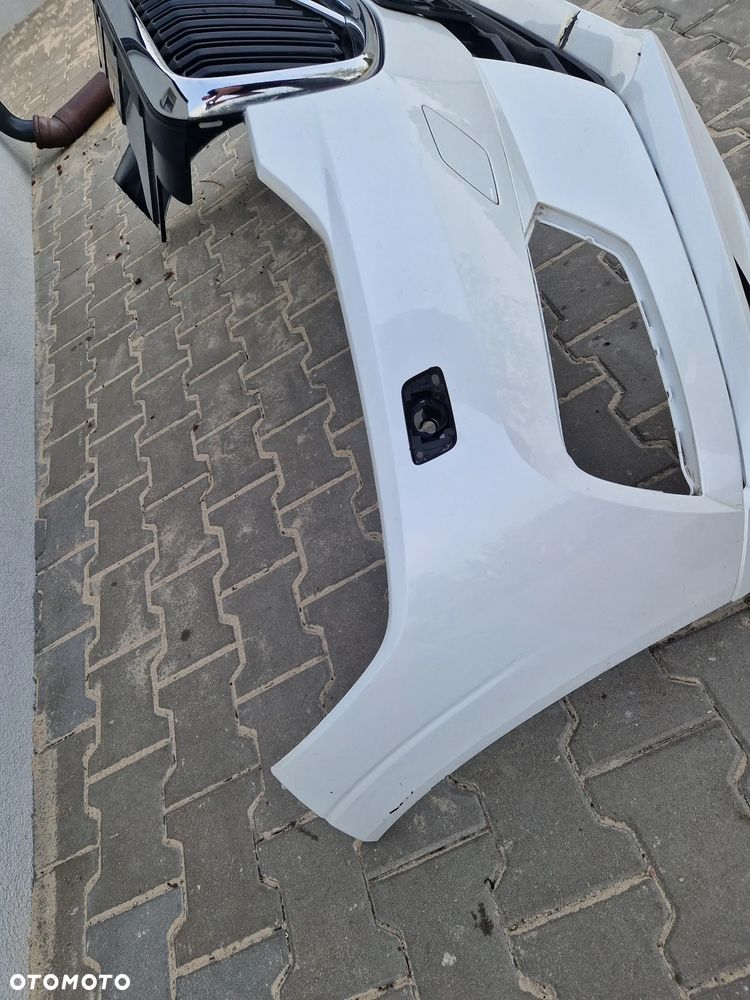 Zderzak Volvo Xc60 II 2017 - - 12
