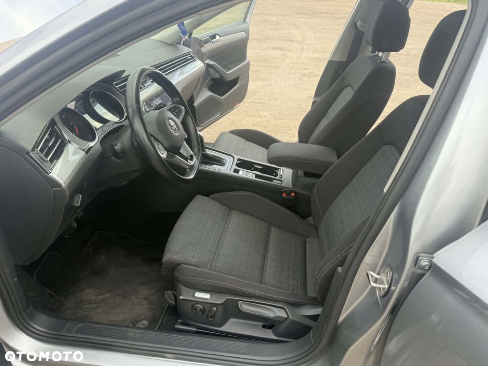 Volkswagen Passat - 15