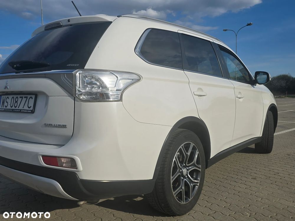 Mitsubishi Outlander 2.0 Instyle Navi 4WD CVT - 5