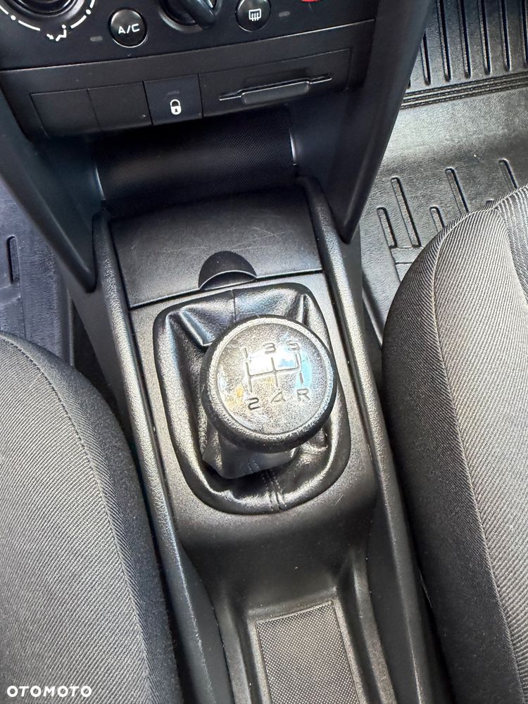 Peugeot 207 - 29