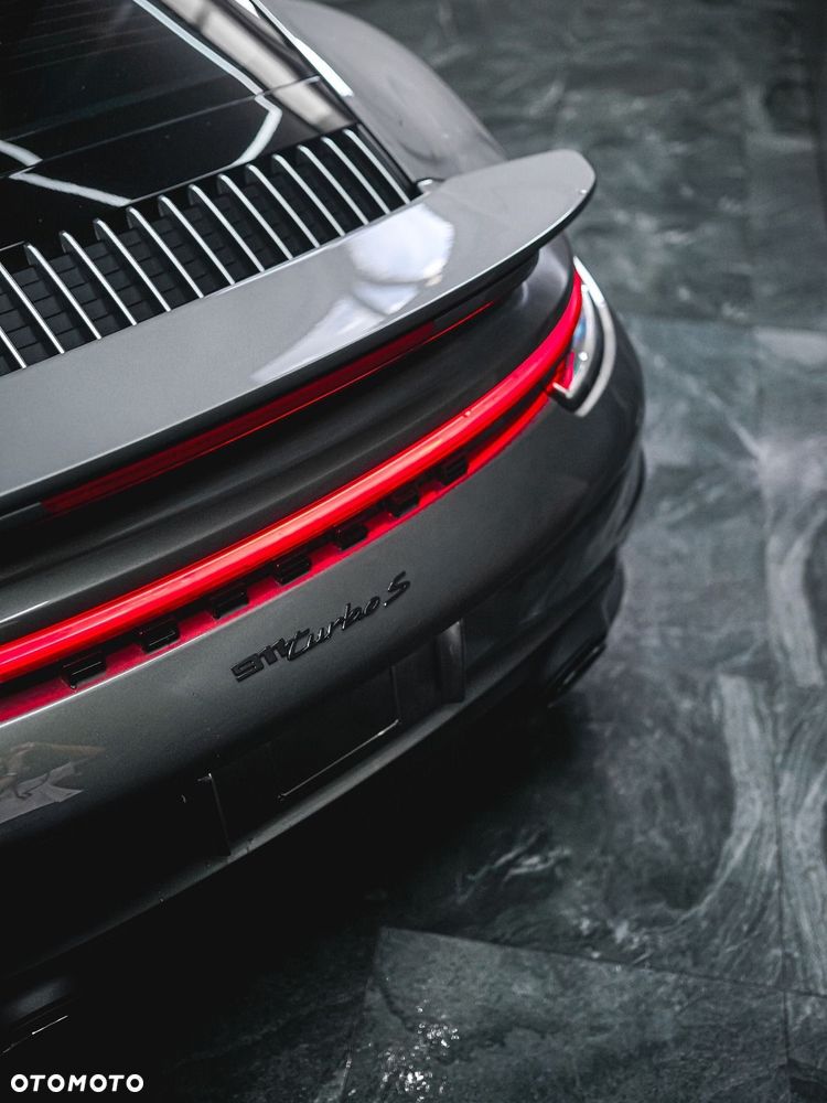 Porsche 911 Turbo S - 8