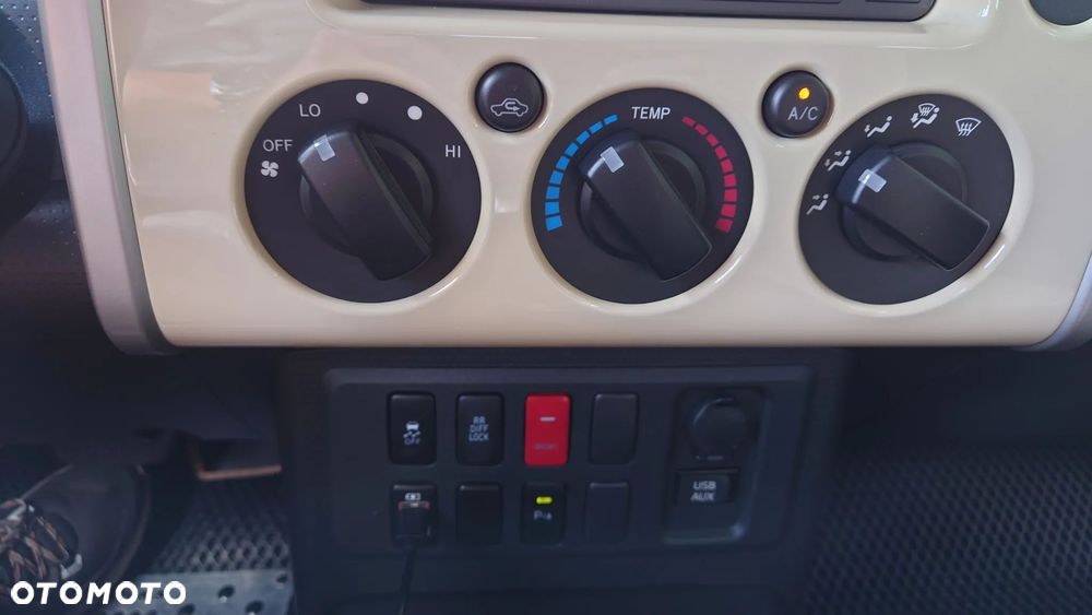 Toyota FJ - 8