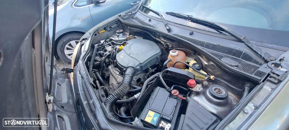 Renault Kangoo 1.4 RT Pampa - 13