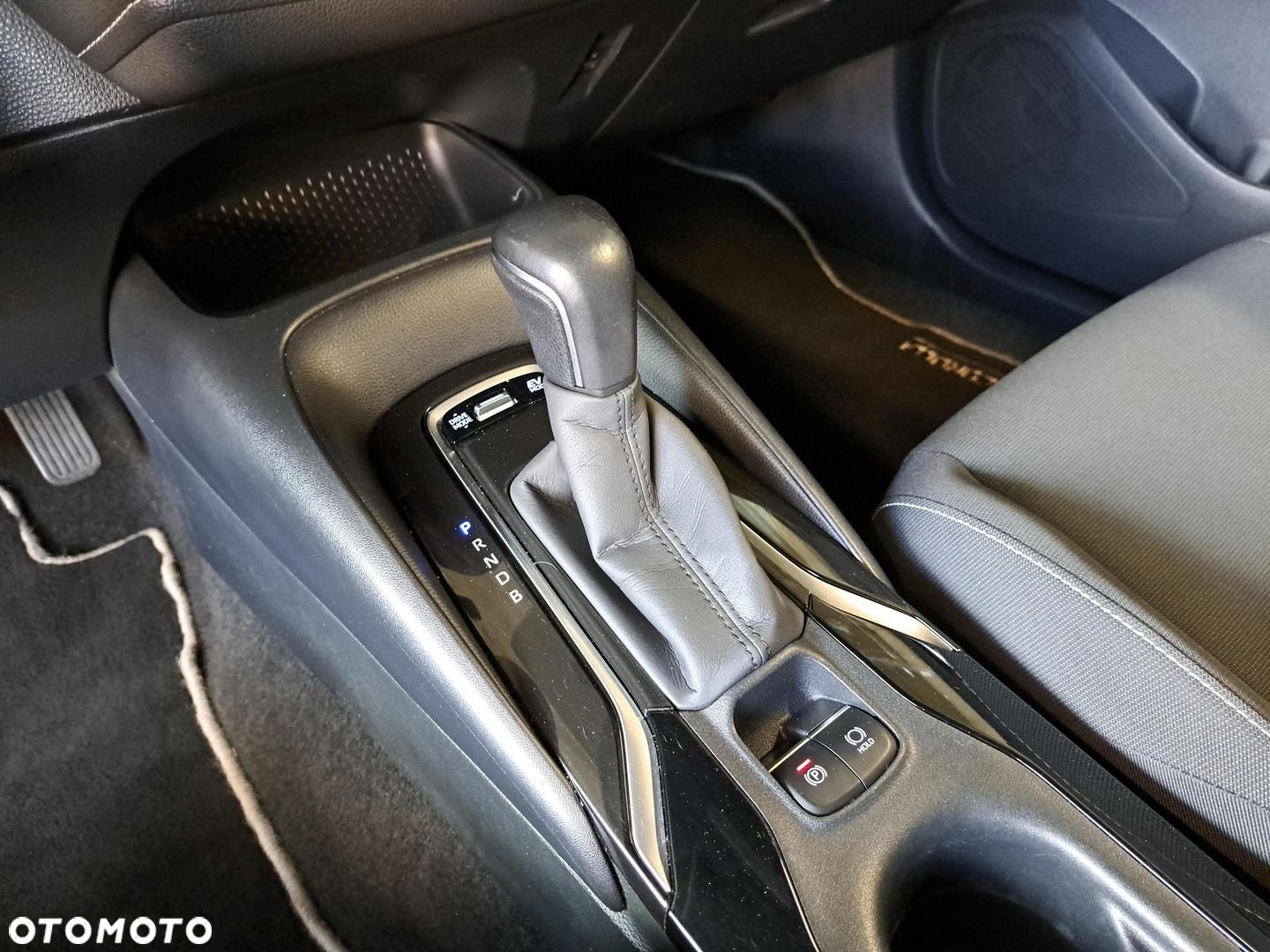 Toyota Corolla 1.8 Hybrid Comfort - 25