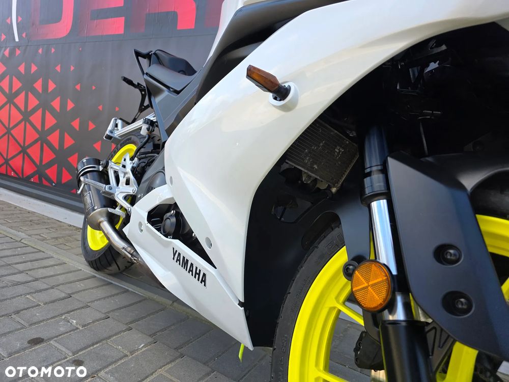 Yamaha YZF - 16