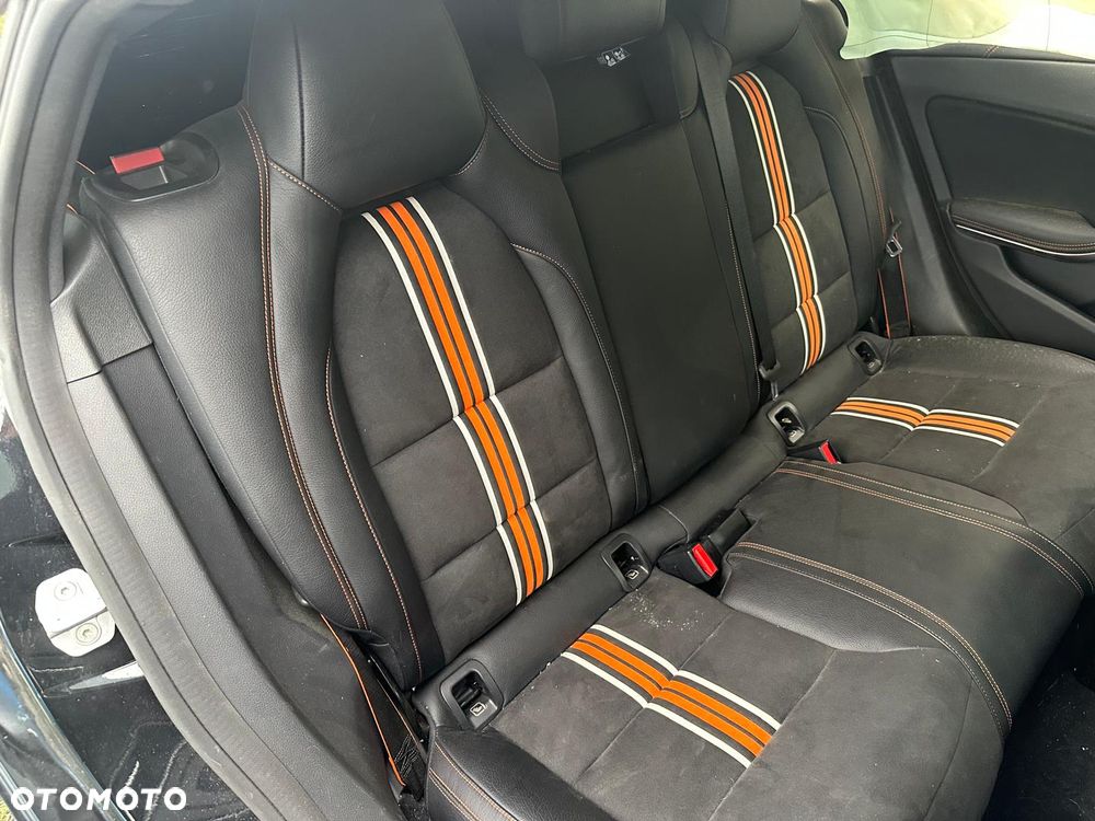 Mercedes-Benz CLA 200 7G-DCT Orange Art Edition - 9
