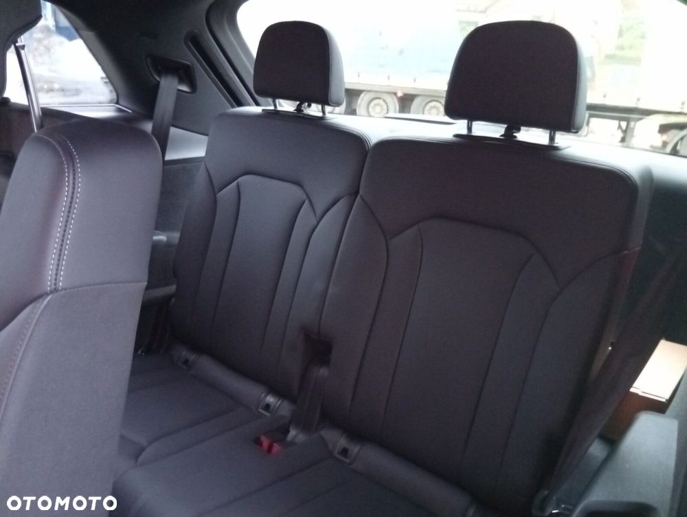 Audi Q7 - 10