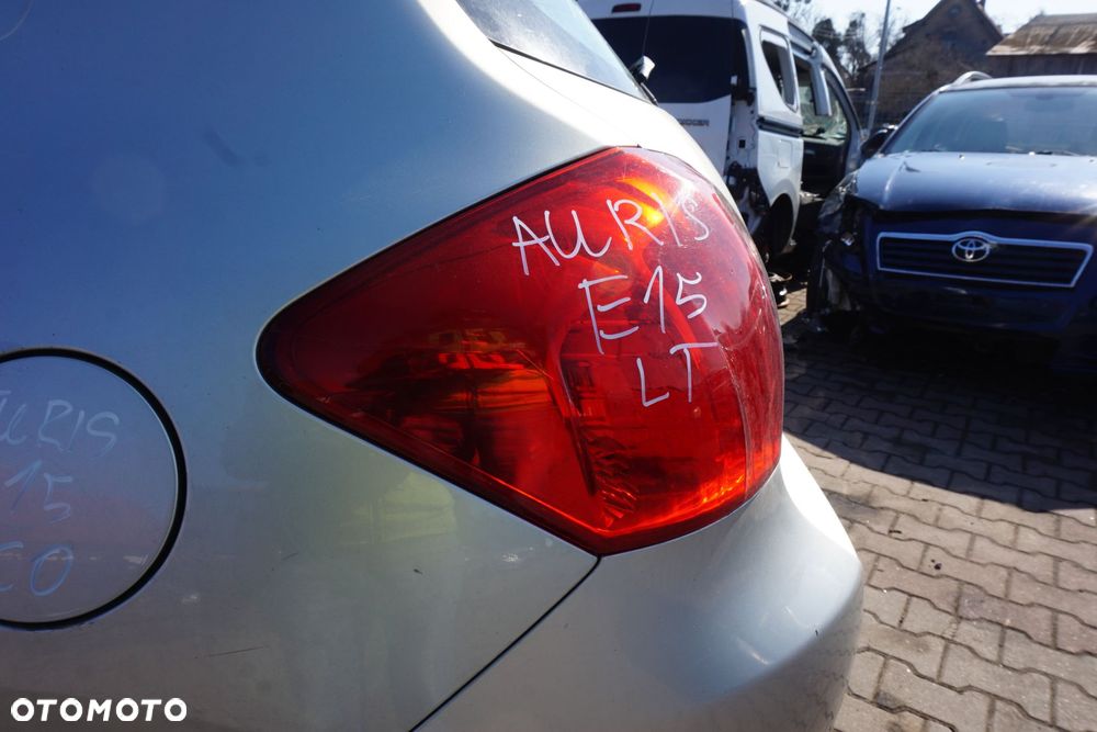 LAMPA TYLNA LEWA AURIS E15 I 5D HB  TOYOTA 2006-2009 - 3