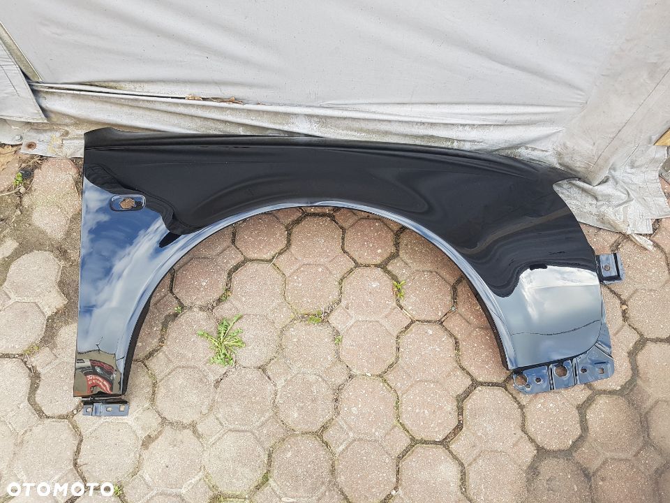 BŁOTNIK  PRAWY AUDI A6C5  LY9B - 1