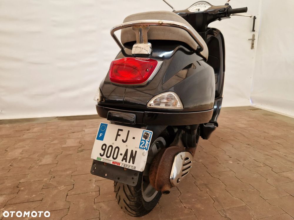 Piaggio Vespa - 22