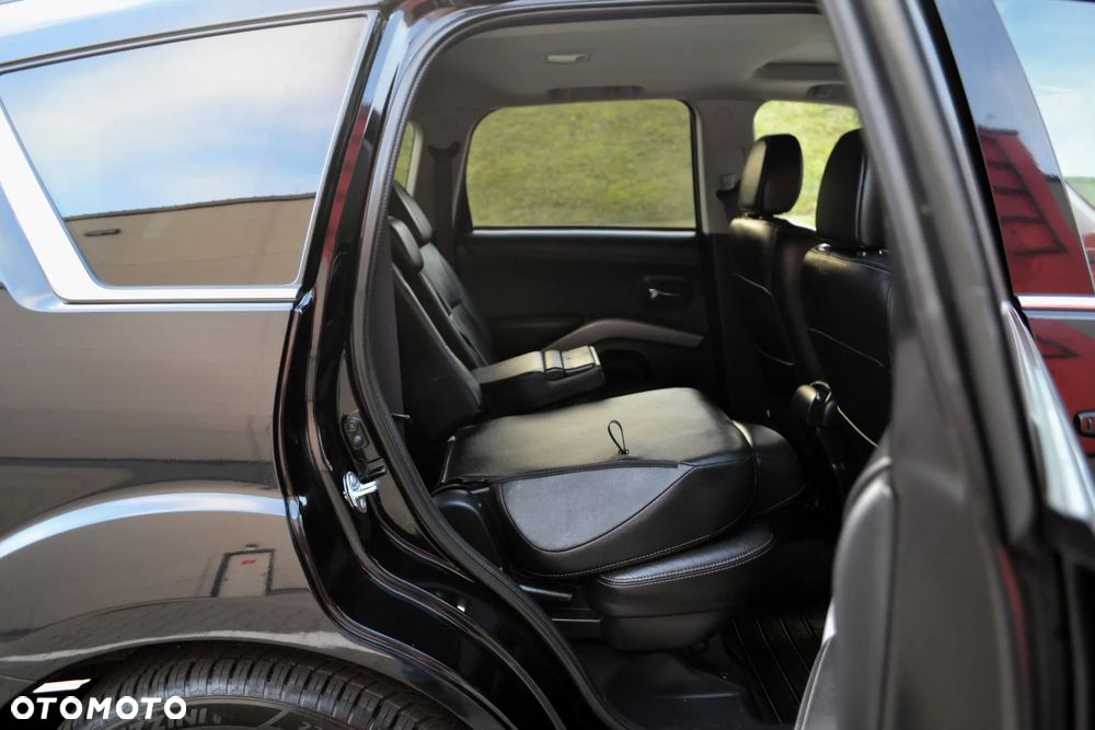 Mitsubishi Outlander 2.4 Intense + CVT - 13