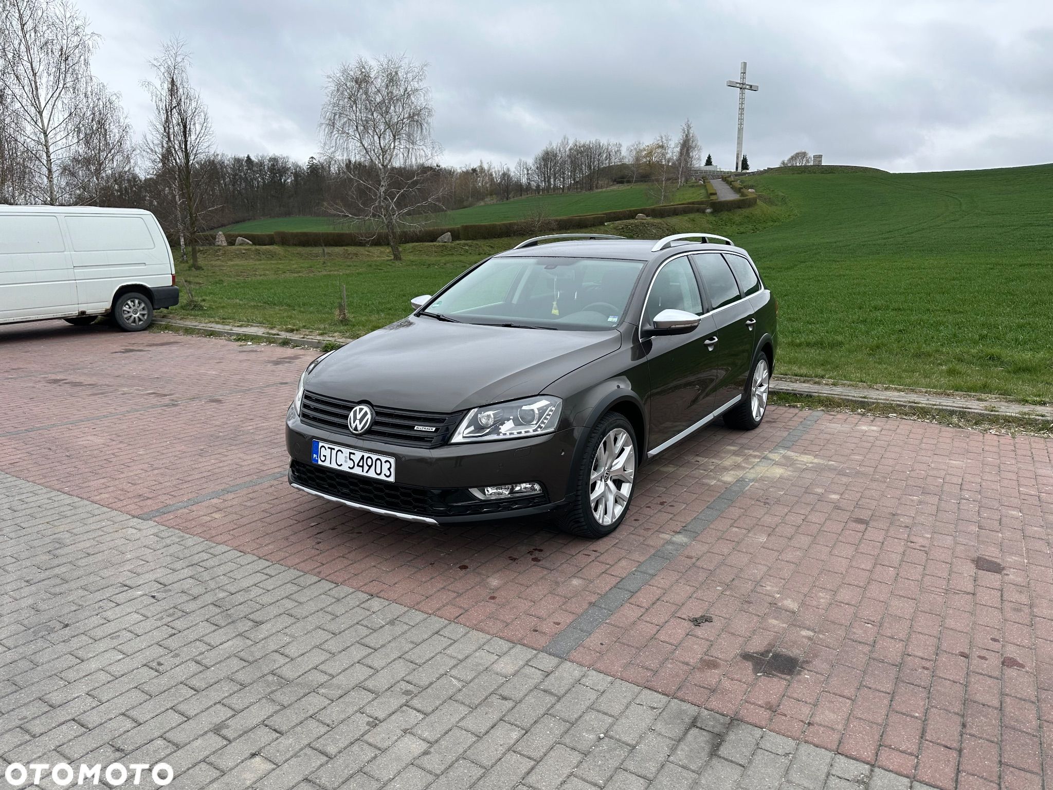 Volkswagen Passat - 1