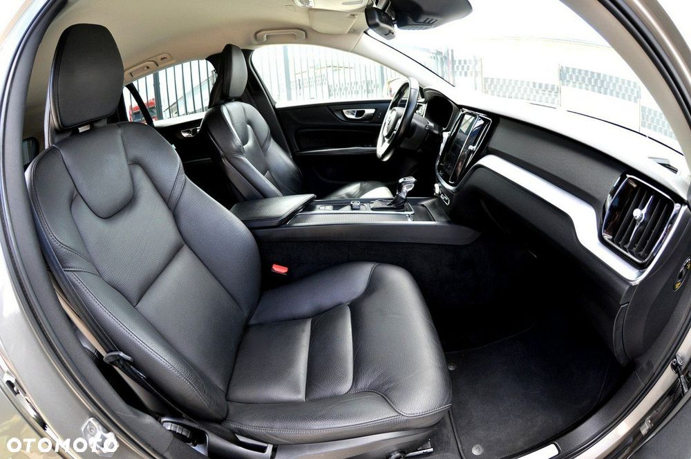 Volvo V60 D3 Geartronic Momentum Pro - 21