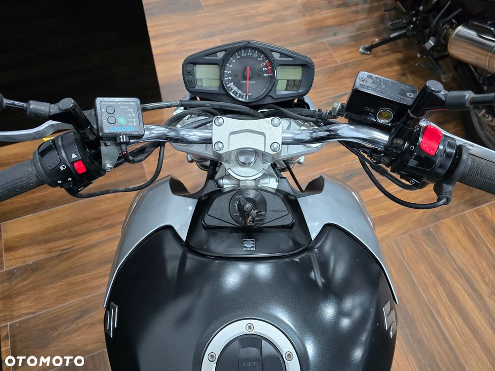 Suzuki GSR - 18