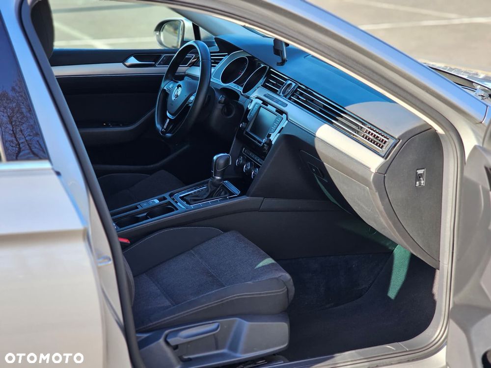 Volkswagen Passat - 20
